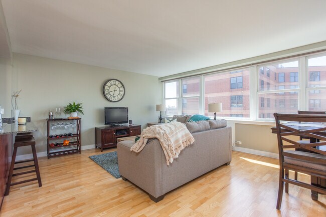 Foto del edificio - 2300 N Commonwealth Ave