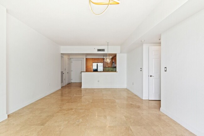 Foto del edificio - 1755 E Hallandale Beach Blvd