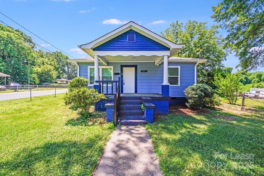 Foto principal - 1101 Justice Ave