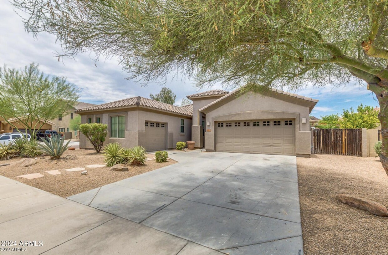 Primary Photo - 8374 W Bajada Rd