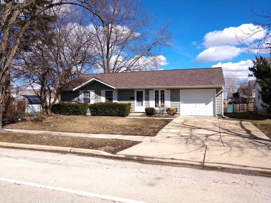 Primary Photo - 907 Sunnydale Blvd