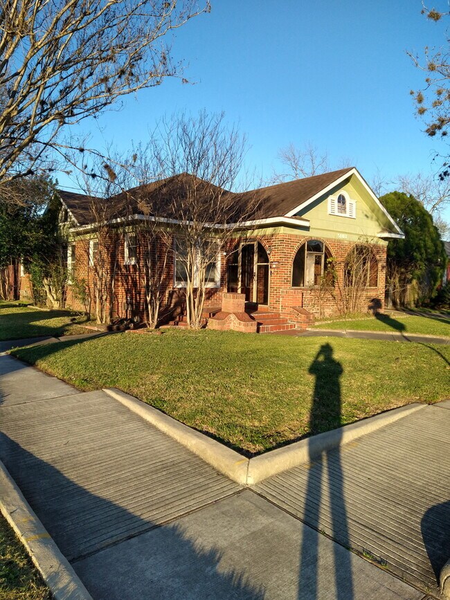 Foto del edificio - 5103 Mulford St