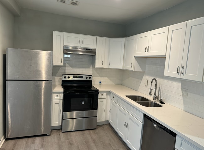 Building Photo - 1203 S 15th St