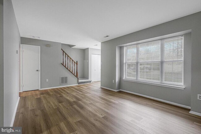 Building Photo - 5204 Flounder Ct W