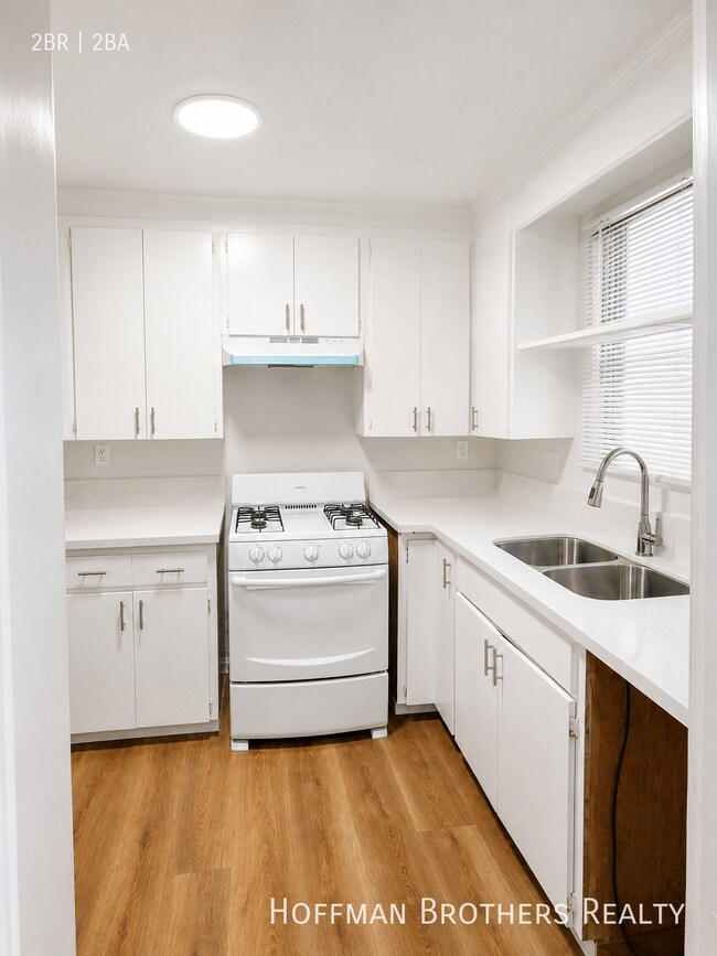 Foto del edificio - 1540 Laurel Ave