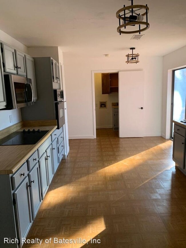 Building Photo - 3 br, 2 bath House - 5 Redbird Drive