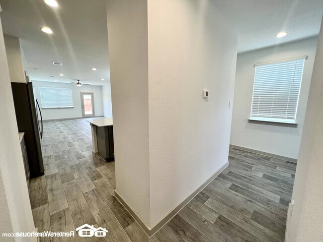 Building Photo - 3028 Gunnersbury Dr