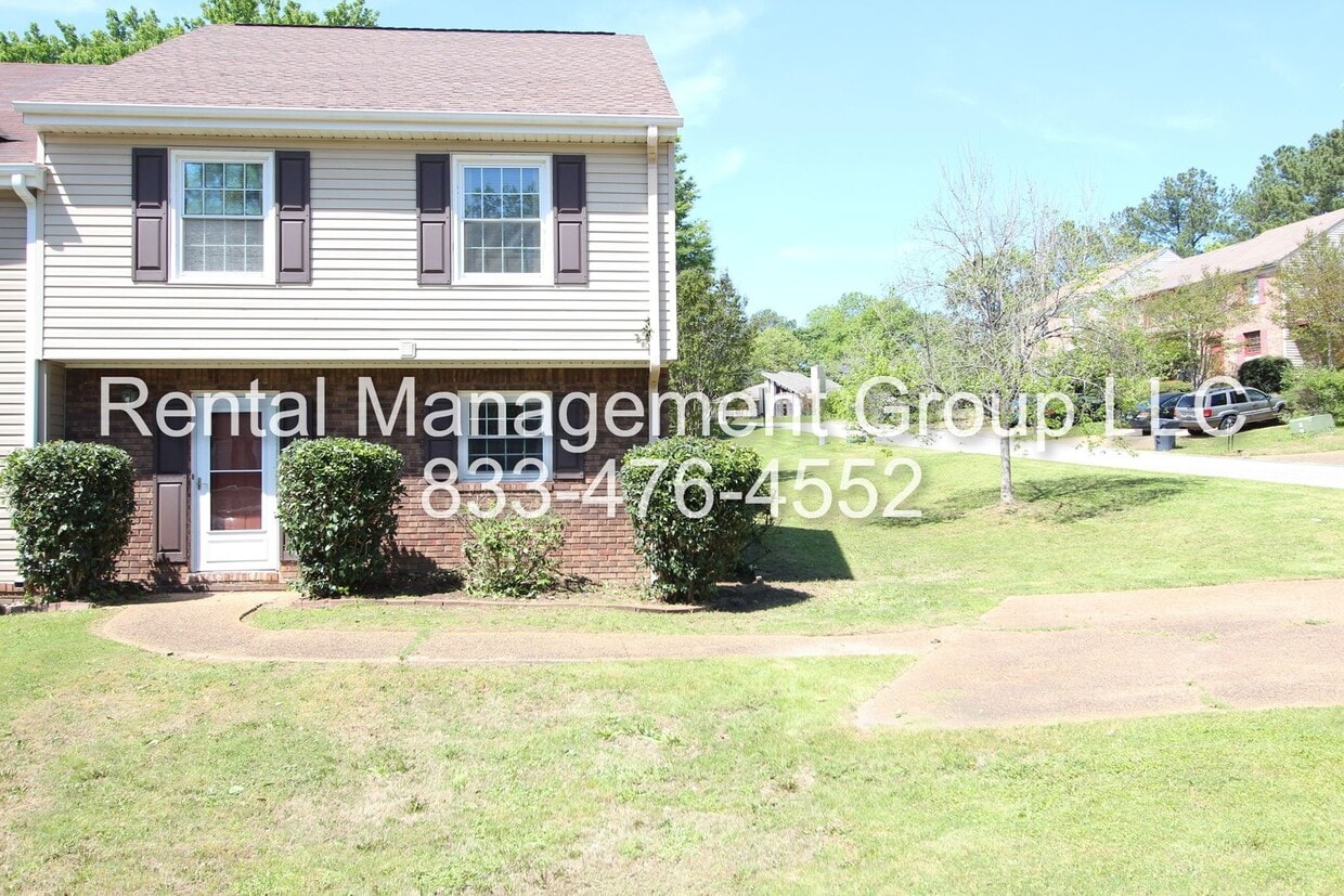 Primary Photo - Newly Updated 3BR 2.5BA Townhome in Most C...