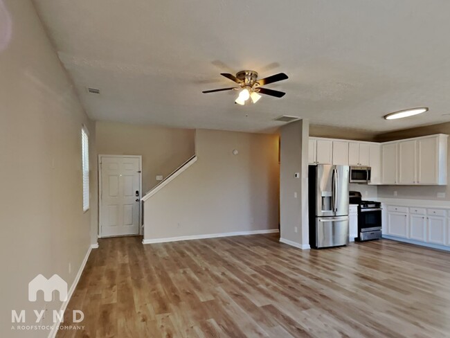 Building Photo - 228 Silver Spring St