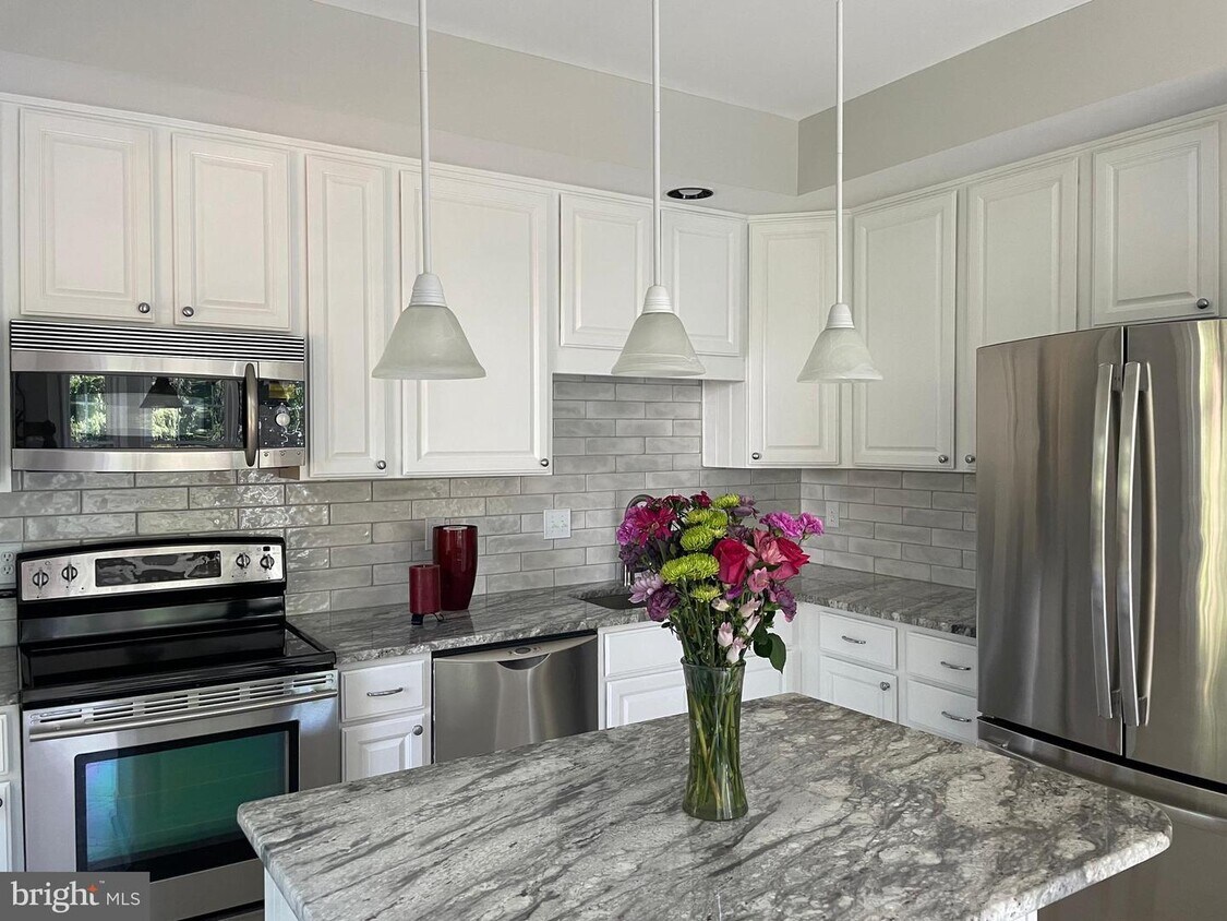 Foto principal - 46530 Lynnhaven Square