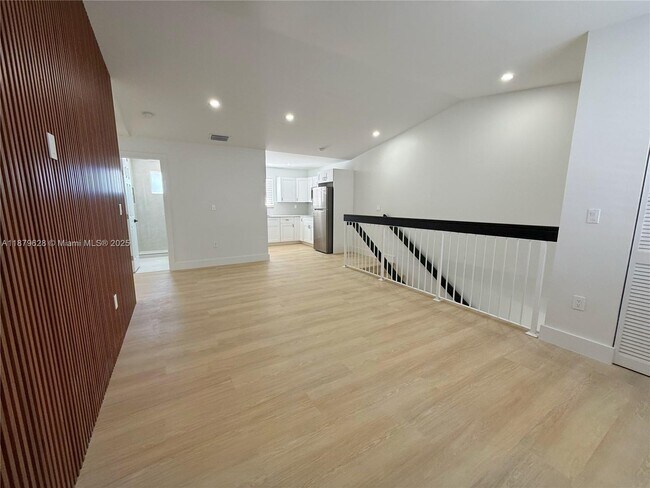 Building Photo - 3252 W 70th St