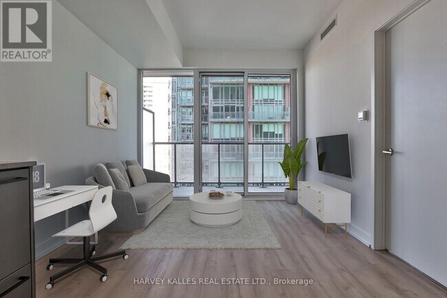 Photo du bâtiment - 135-1135 E Liberty St