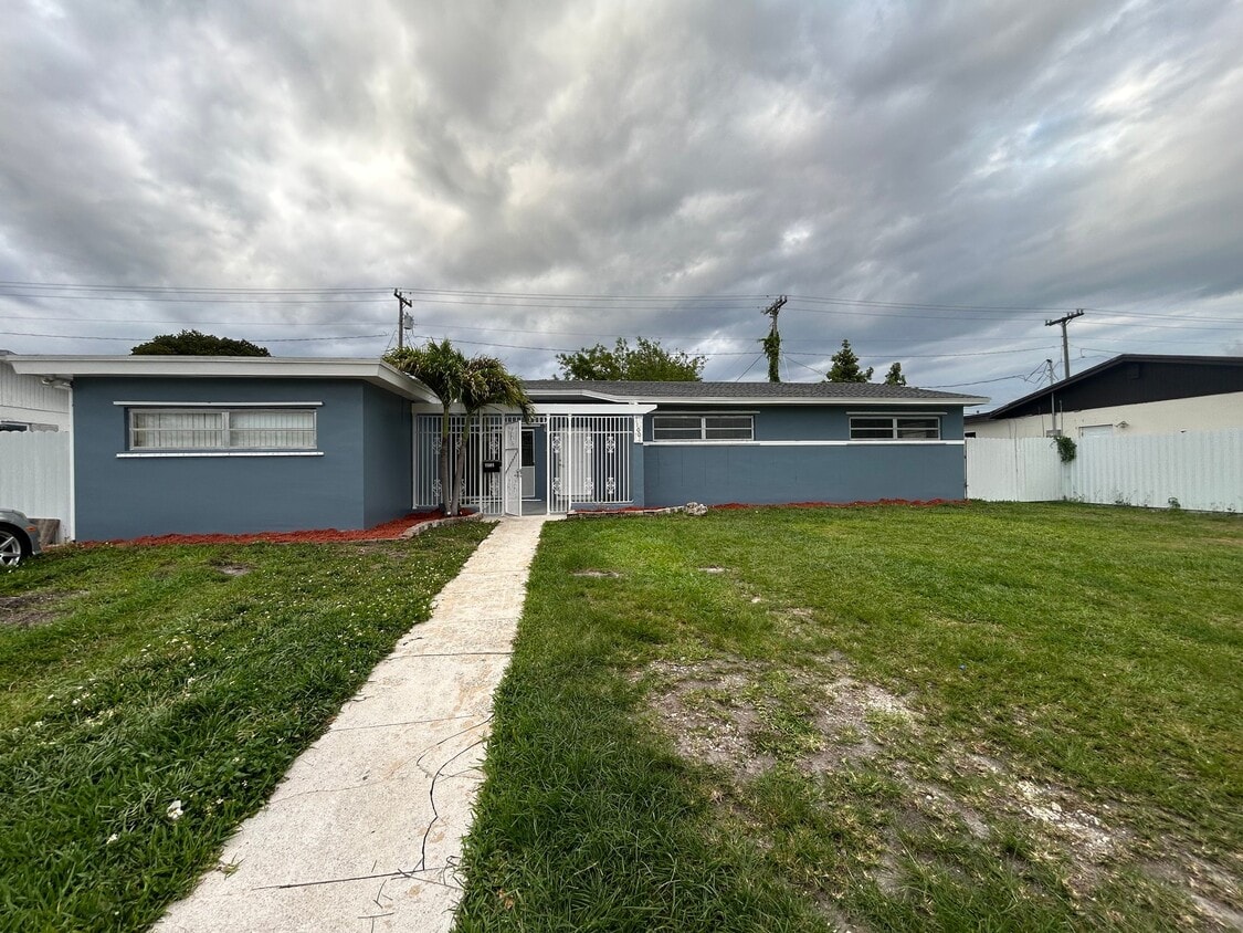Photo - 11001 SW 180th St (Miami, FL)