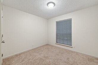 Building Photo - 11818 Snowberry Dr