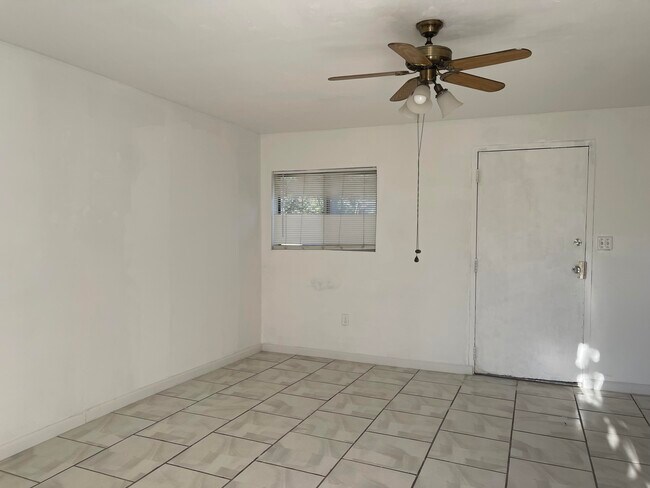 Foto del edificio - 235 S Collingsworth St