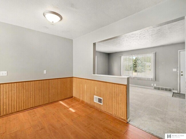 Foto del edificio - 8623 C St