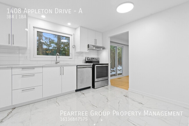 Building Photo - One Month free rent!!!!-3 Bed upper level apartment for rent in Pineview