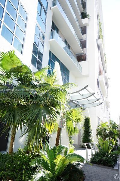 Building Photo - 1100 S Miami Ave