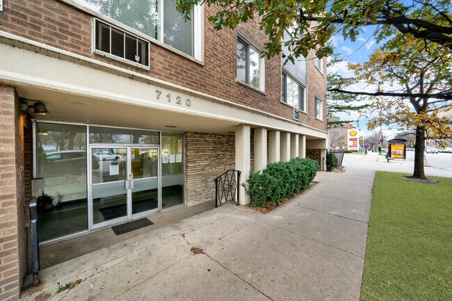 Foto del edificio - 7120 N Sheridan Rd