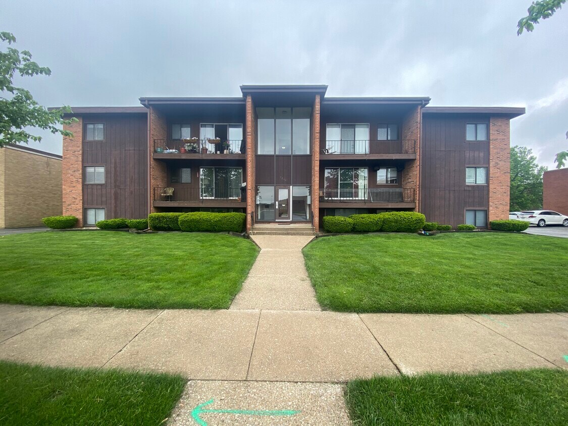 Primary Photo - 9218 Erie St
