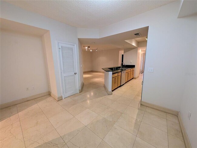 Building Photo - 5001 Baraldi Cir