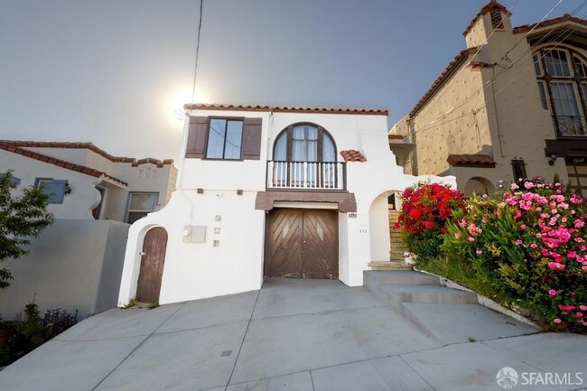 Foto del edificio - 212 Tocoloma Ave