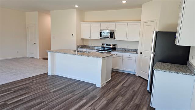 Foto del edificio - 2102 Prairie Ln