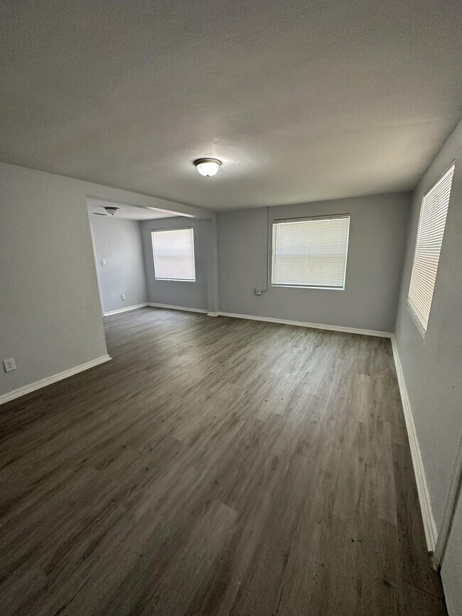 Foto del edificio - 9050 7th Ave