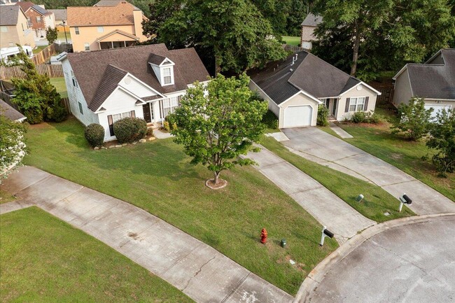 Building Photo - 2044 Shoreline Dr