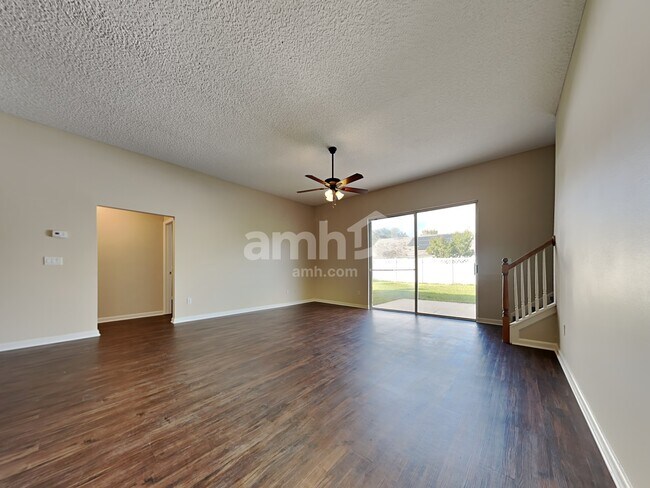 Foto del edificio - 1468 Canopy Oaks Dr