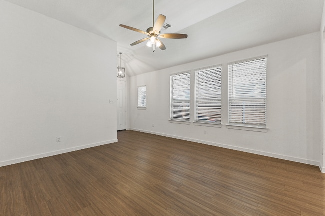 Building Photo - 3940 Rochelle Ln