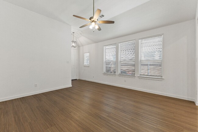 Foto del edificio - 3940 Rochelle Ln