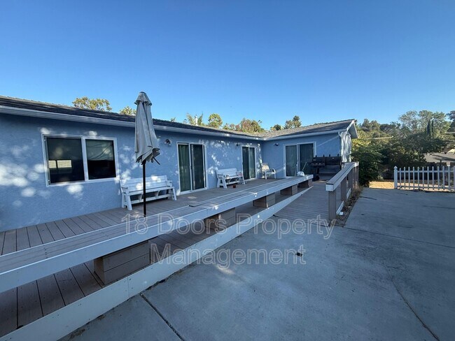 Building Photo - 5763 Baja Dr