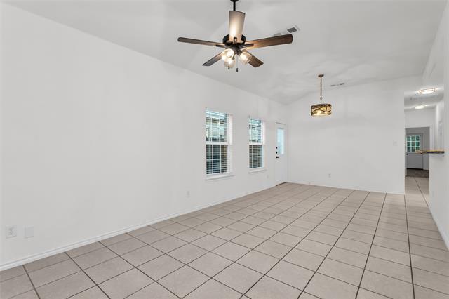 Building Photo - 913 Jenni Dr