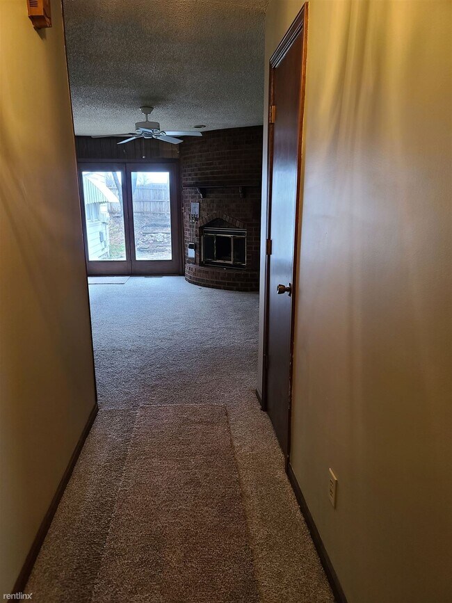 Building Photo - 3 br, 2.5 bath House - 13420 W 102nd St