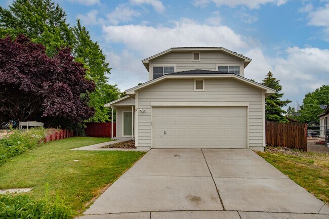 Building Photo - Sparks Rental with Large Yard