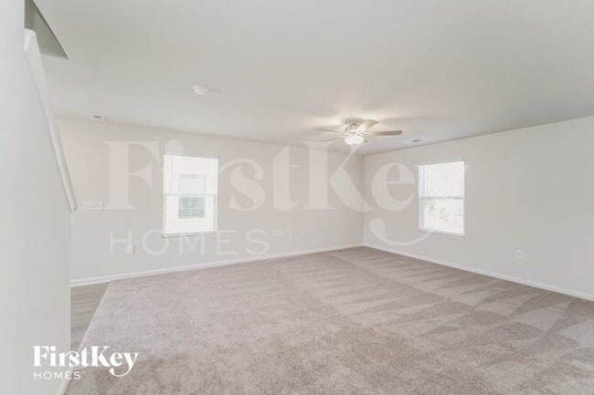 Foto del edificio - 8421 Deerwood Rd