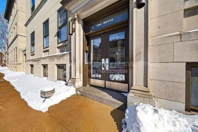 Building Photo - 322 N Boyle Ave
