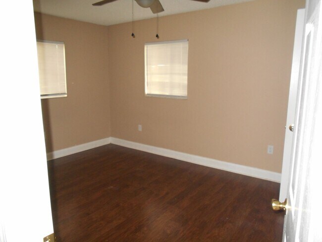 Foto del edificio - Three bedroom two bath - North Lakeland