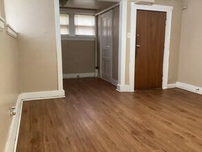 Building Photo - 4423 S Indiana Ave