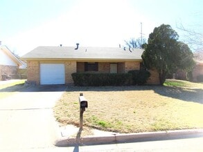 Building Photo - 5333 Benbrook St