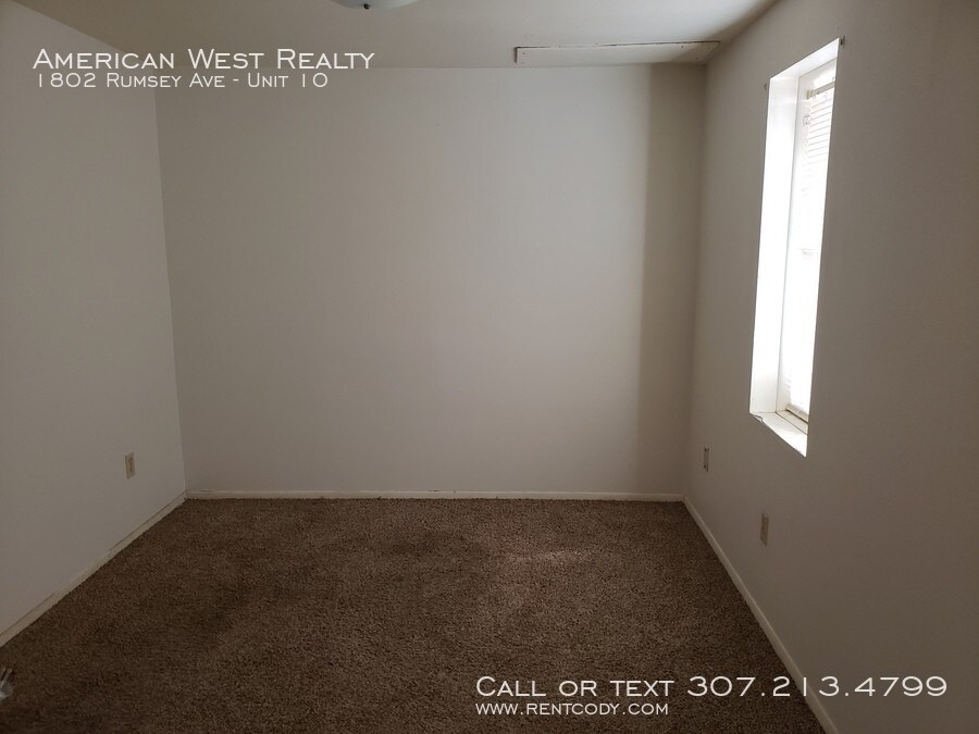 Foto del edificio - One bedroom efficiency