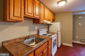 Building Photo - 5774 N 20th St