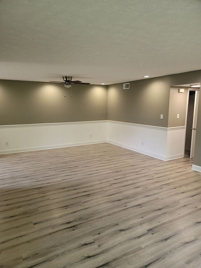 Photo - RENOVATED 2 BDRM, 2 BATH UPSTAIRS CONDO.  ...