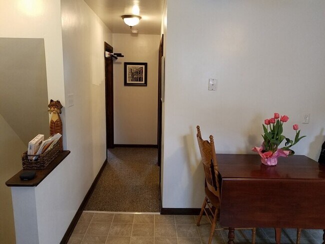 Foto del edificio - 322 W 3rd St