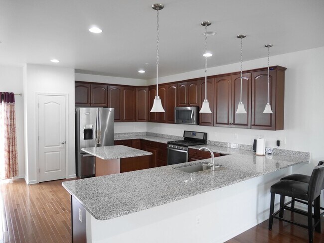 Foto del edificio - End Unit 3 Bedroom Townhome- Owings Mills, MD