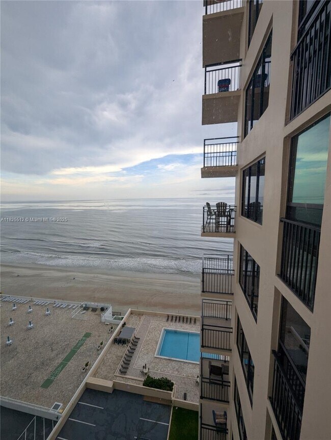 Building Photo - 3051 S Atlantic Ave