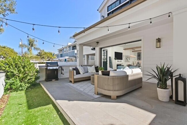 Foto del edificio - 715 F Ave