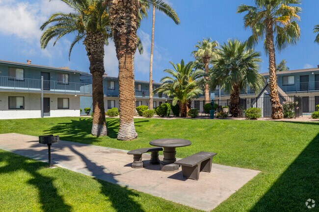 Área de picnic con parrillas para barbacoa - The Palms at Camelback West