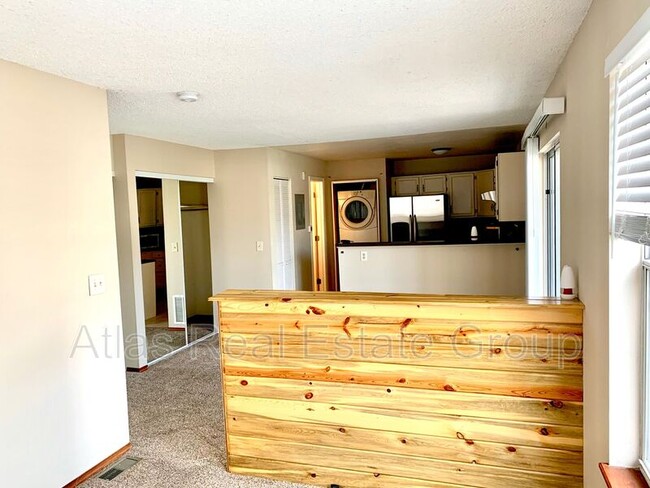 Foto del edificio - 9645 W Chatfield Ave